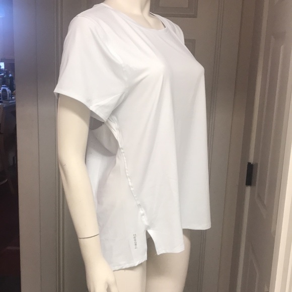 Under Armour Athletic/Athleisure Top, XL, NWT! - Picture 2 of 8
